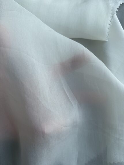 LFN69009 — Lightweight Viscose Cupro Plain Weave