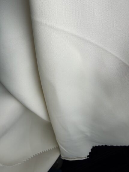 LFN69024 — Compact Viscose Plain Weave