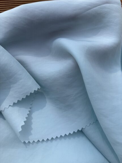 LFN69050 — Lightweight Polyester Viscose Woven