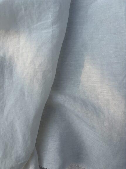 LFN61015 — Lightweight Viscose Linen Blend Plain Weave